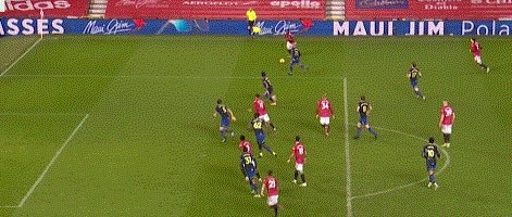 1612306315158078742.gif 世界杯数据分析-【英超】79秒红牌 马夏尔双响 B费1射2传 曼联9比0